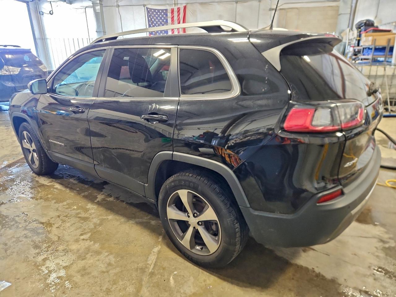 2019 JEEP CHEROKEE LIMITED photo 2