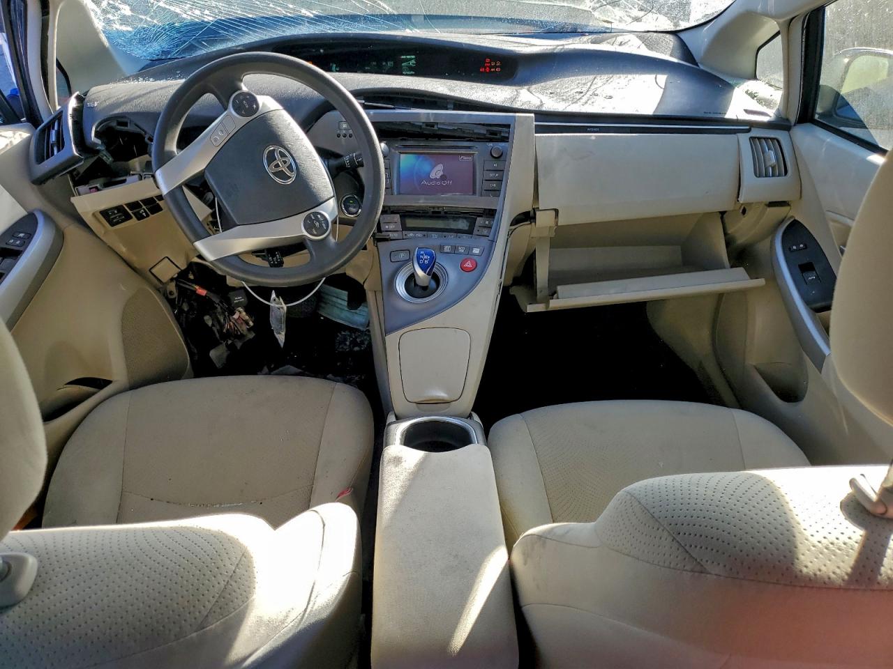 2013 TOYOTA PRIUS photo 8