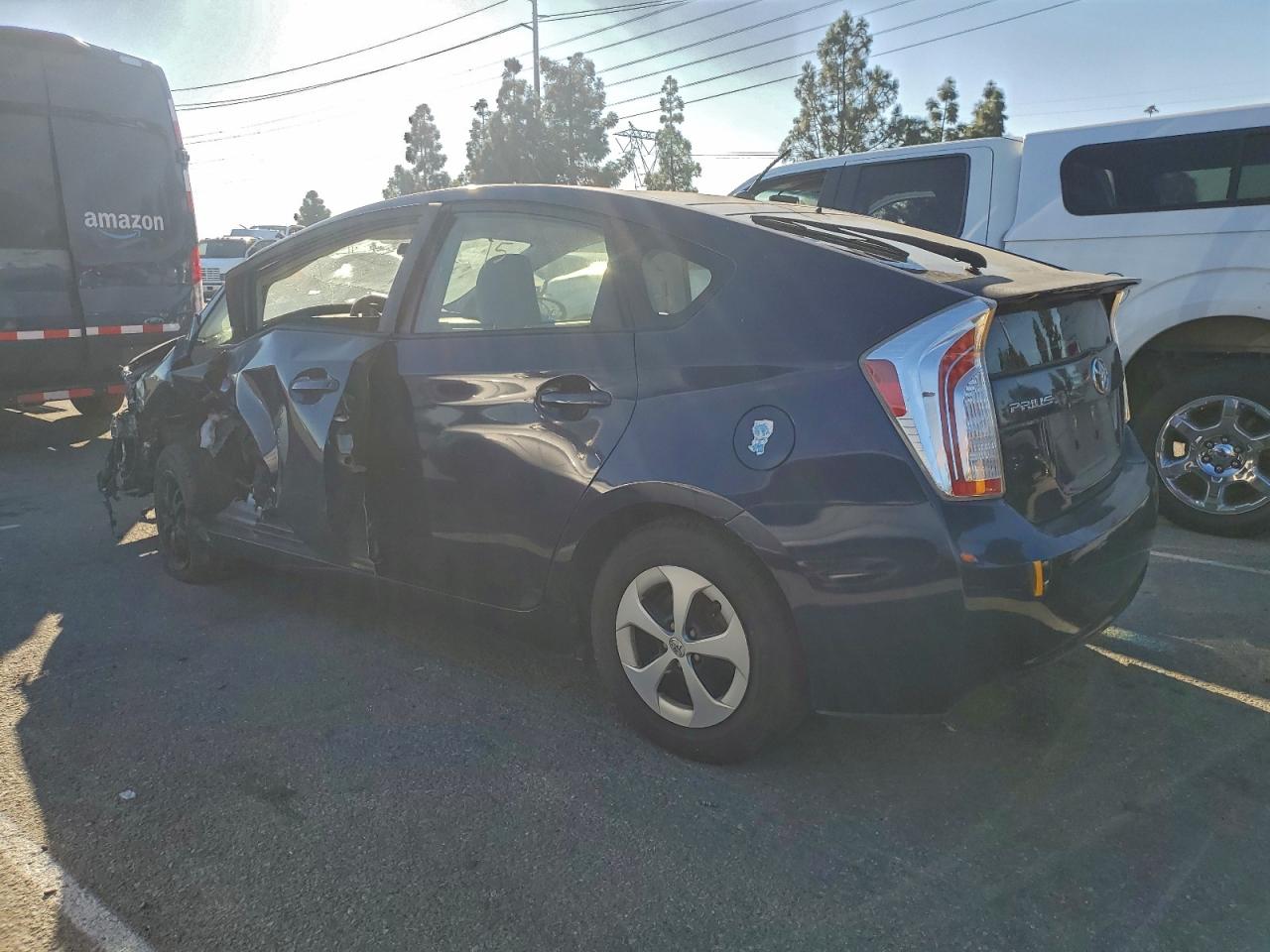 2013 TOYOTA PRIUS photo 2