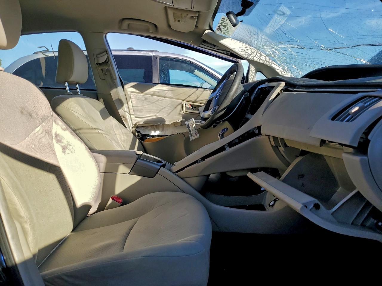 2013 TOYOTA PRIUS photo 7