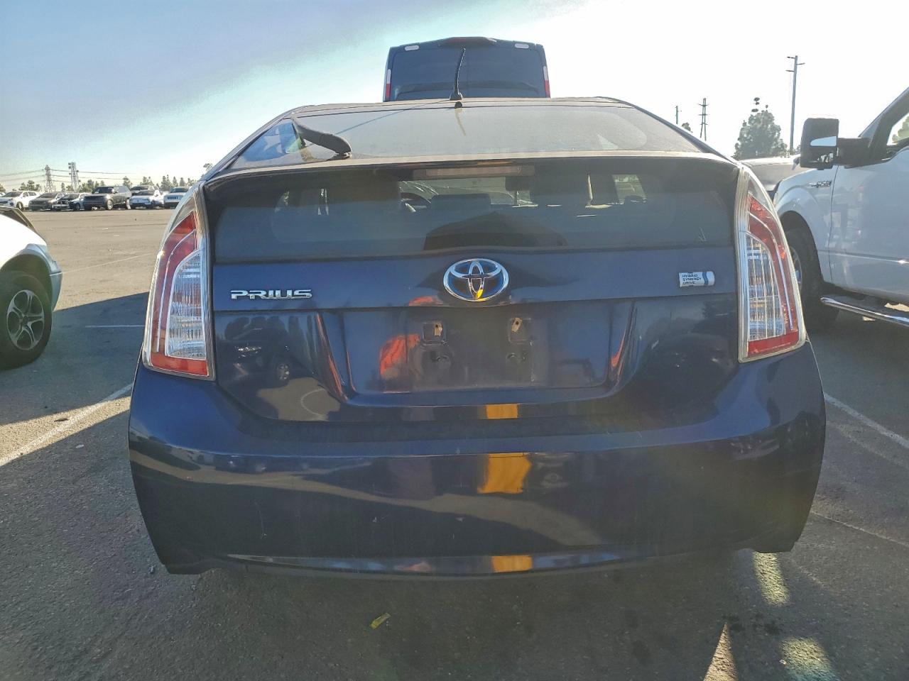 2013 TOYOTA PRIUS photo 6