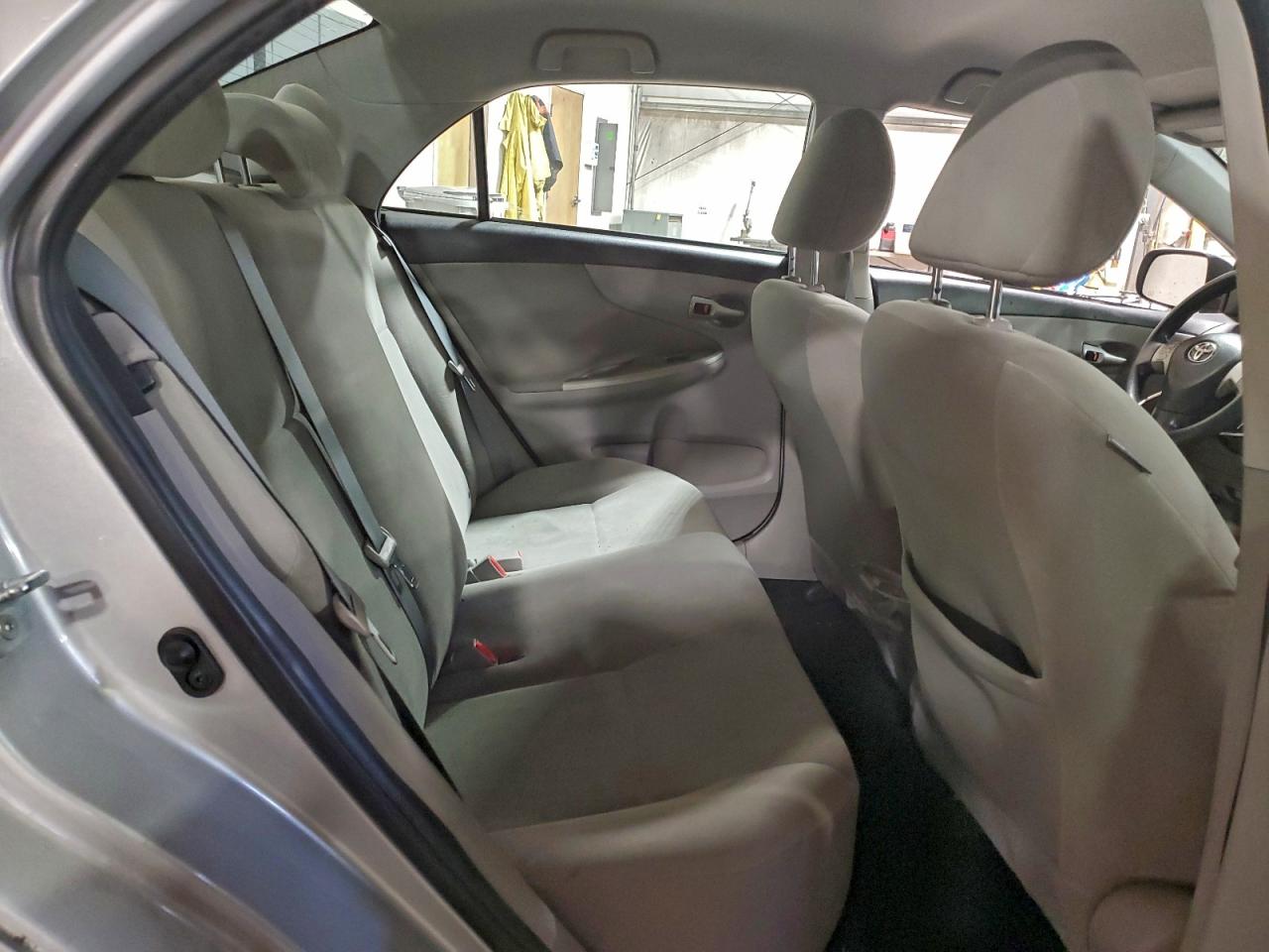2013 TOYOTA COROLLA BASE photo 10
