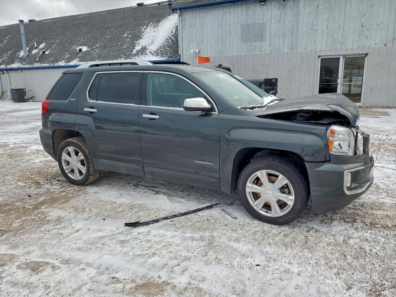 2017 GMC TERRAIN SLT photo 4