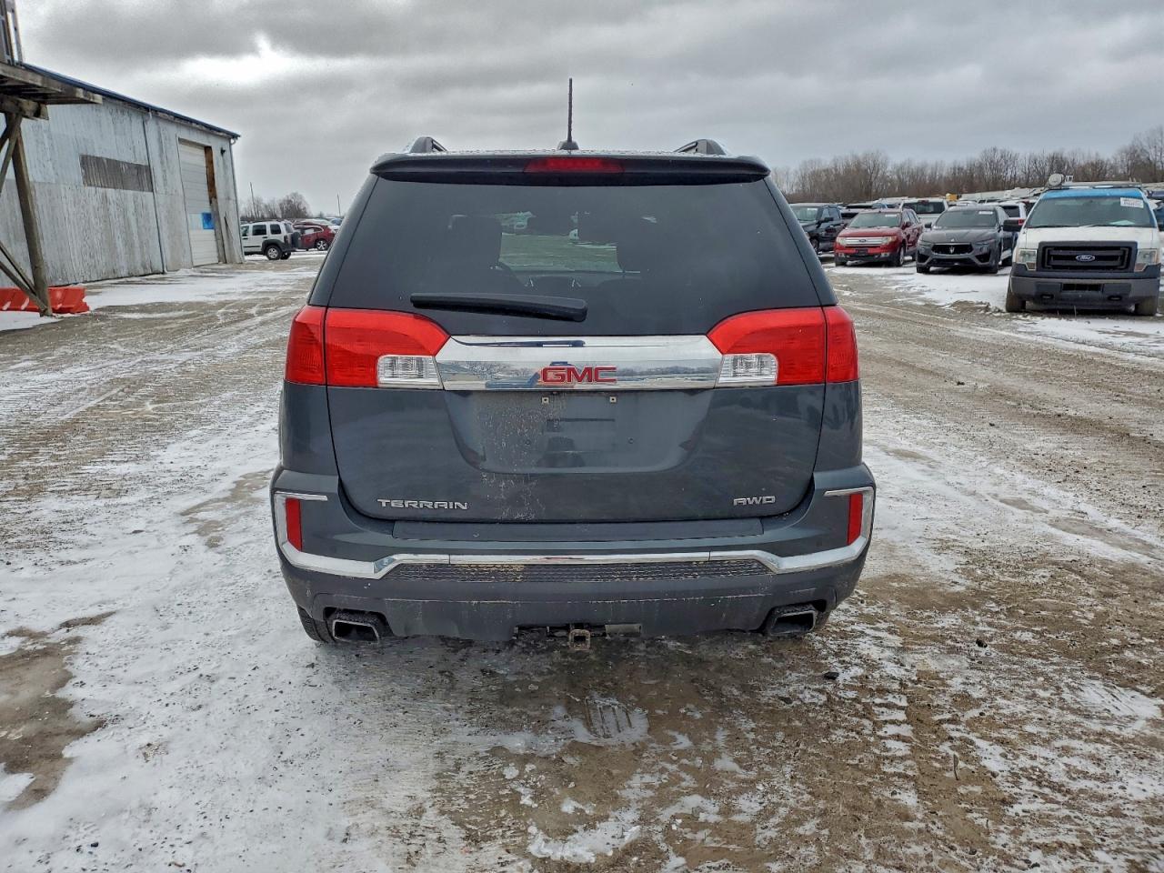 2017 GMC TERRAIN SLT photo 6