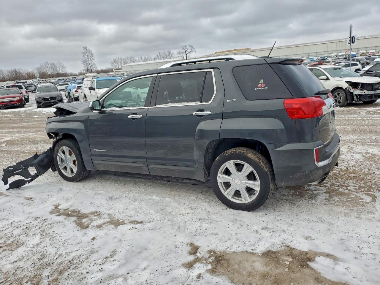 2017 GMC TERRAIN SLT photo 2