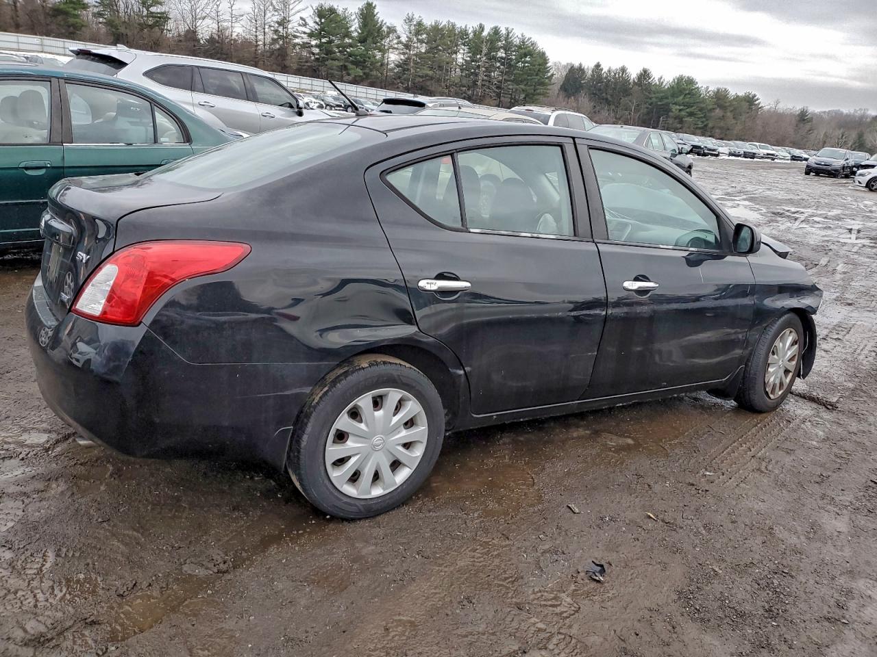 2012 NISSAN VERSA S photo 3