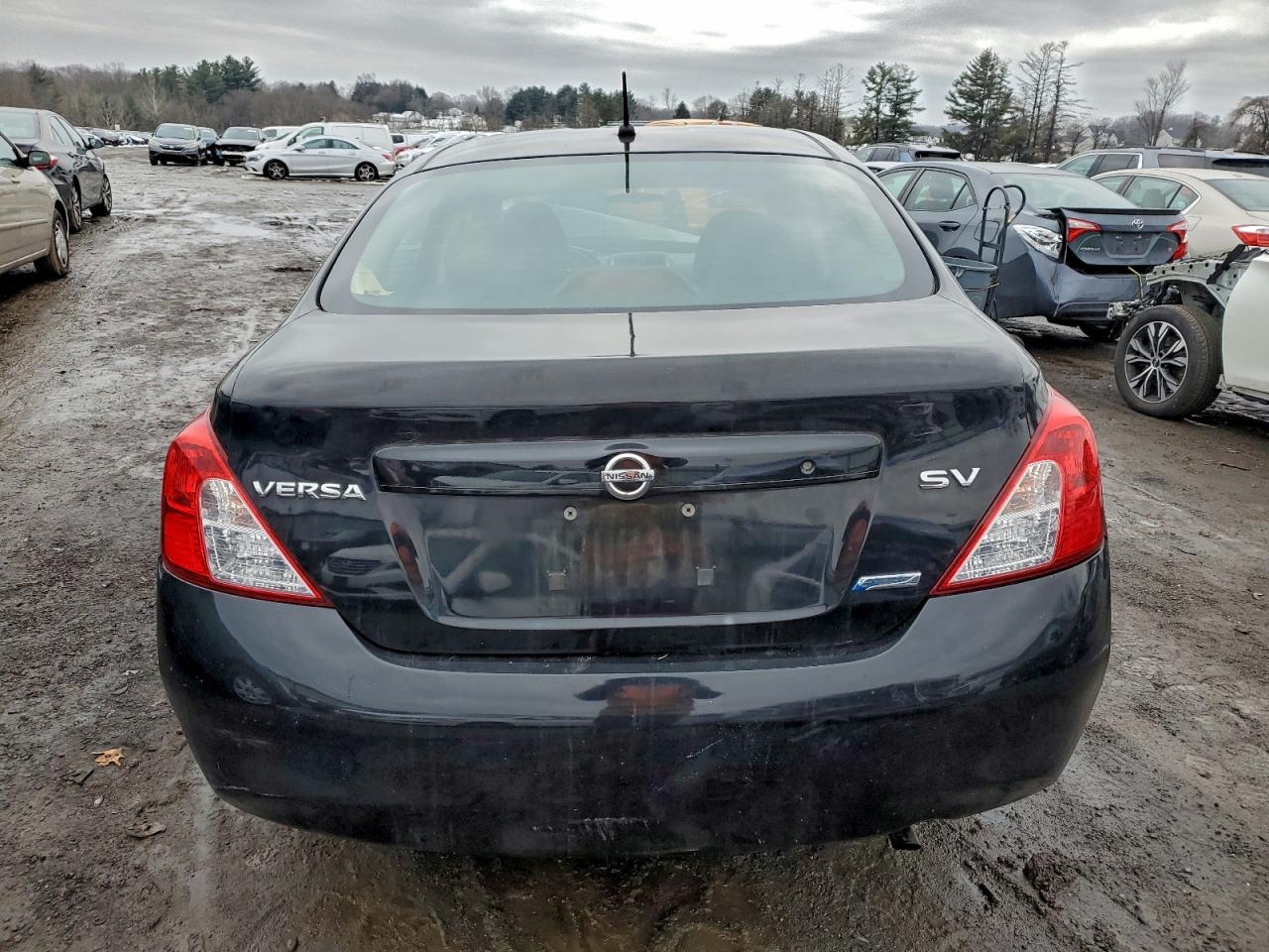 2012 NISSAN VERSA S photo 6