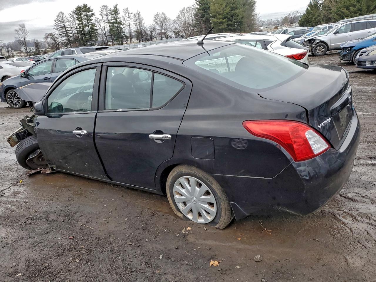 2012 NISSAN VERSA S photo 2