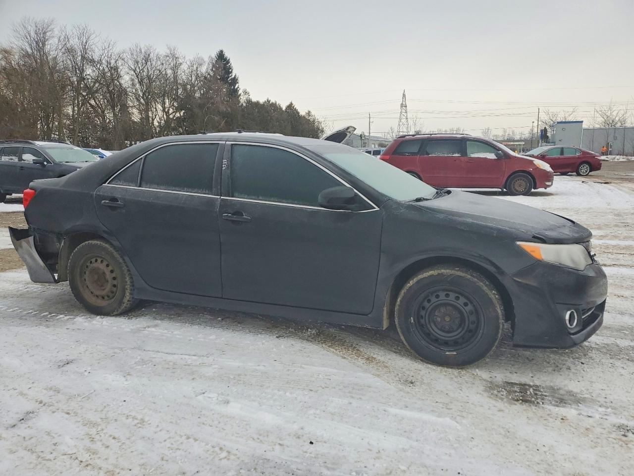 2013 TOYOTA CAMRY L photo 4