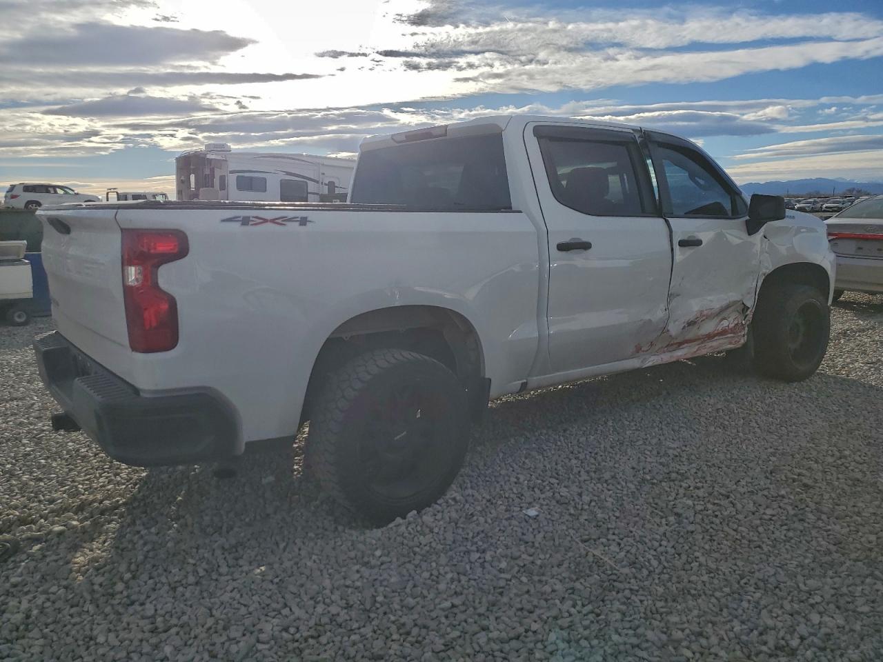 2020 CHEVROLET SILVERADO K1500 photo 3