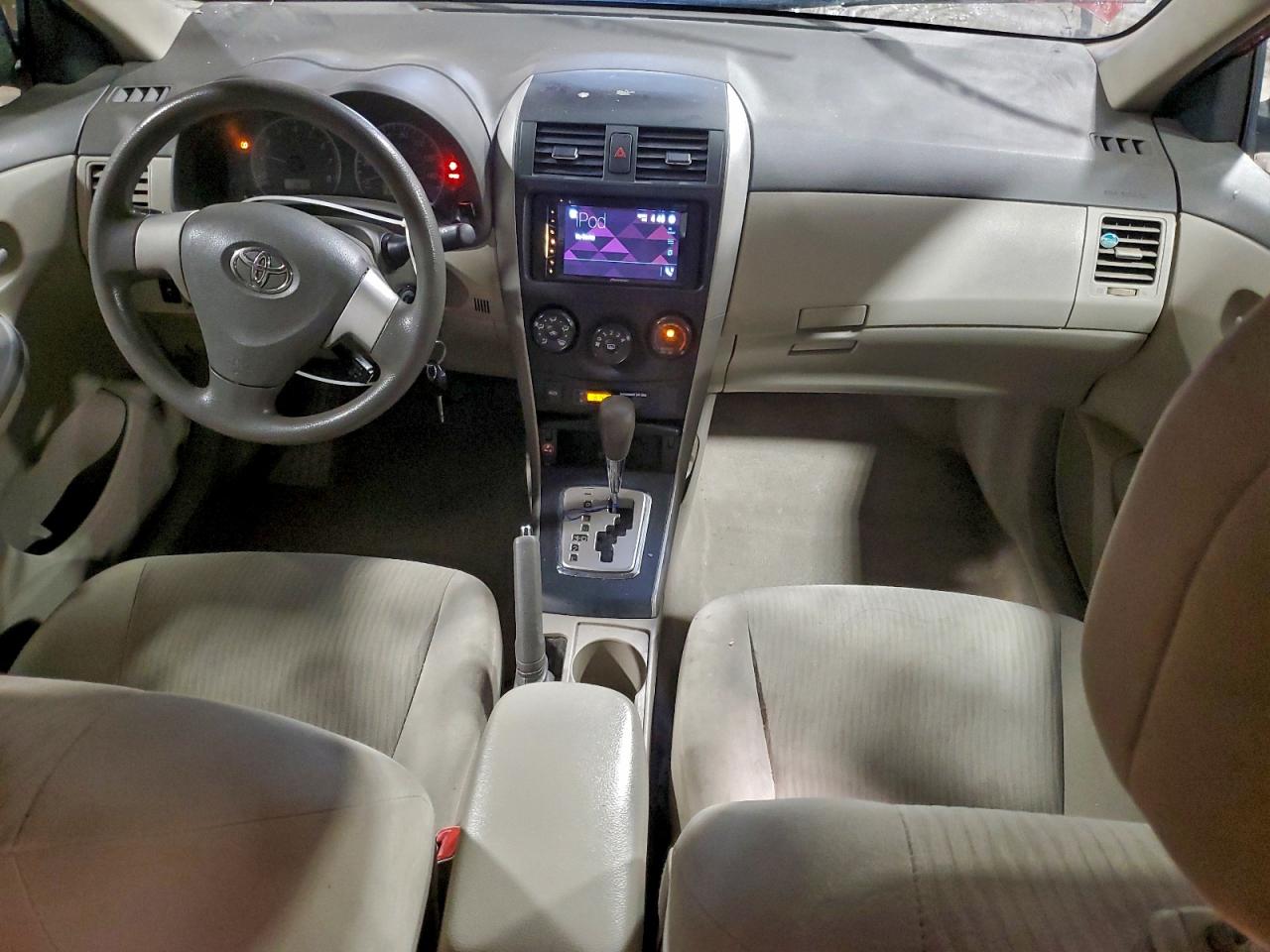 2010 TOYOTA COROLLA LE photo 15
