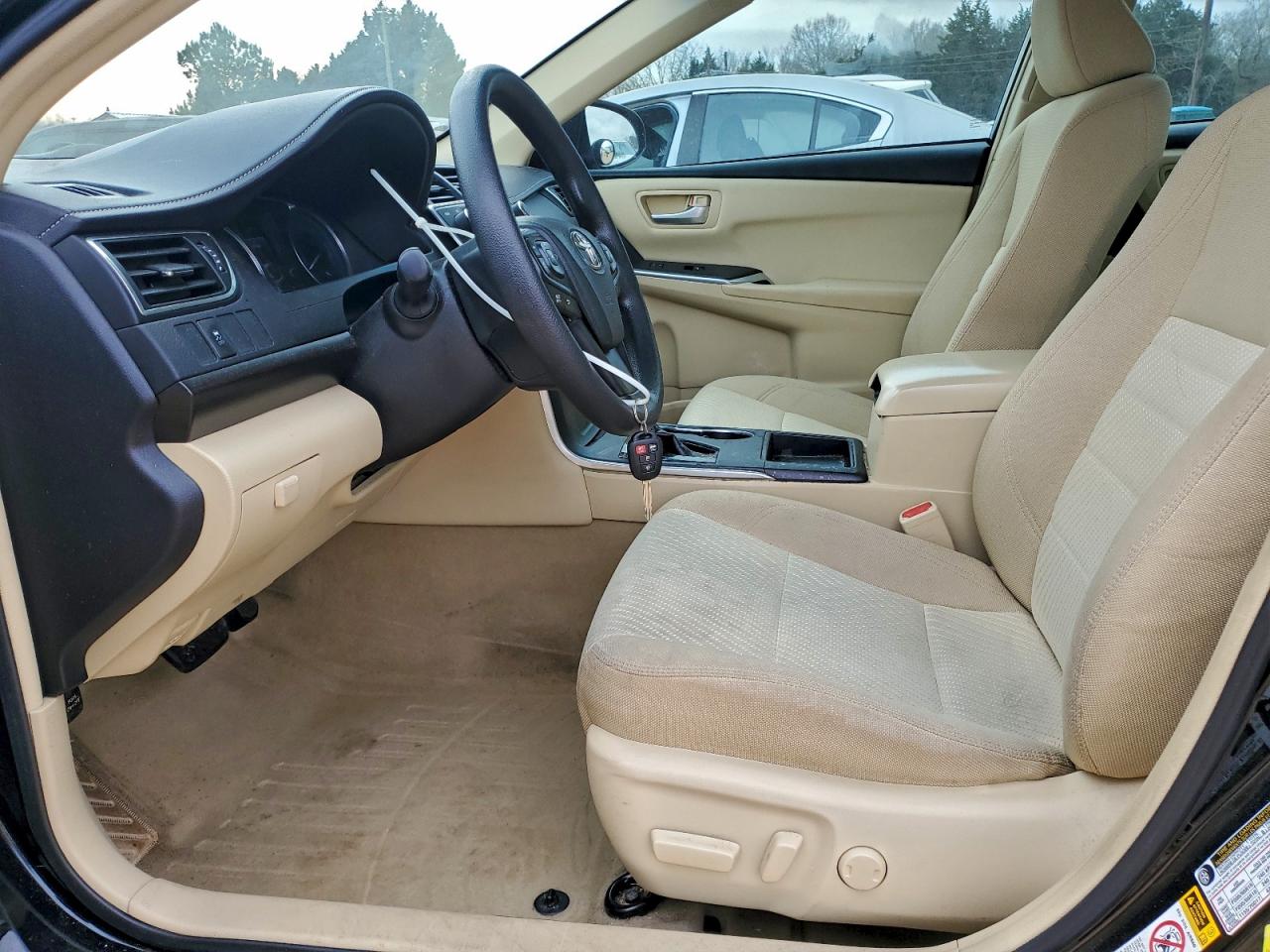 2017 TOYOTA CAMRY LE photo 7