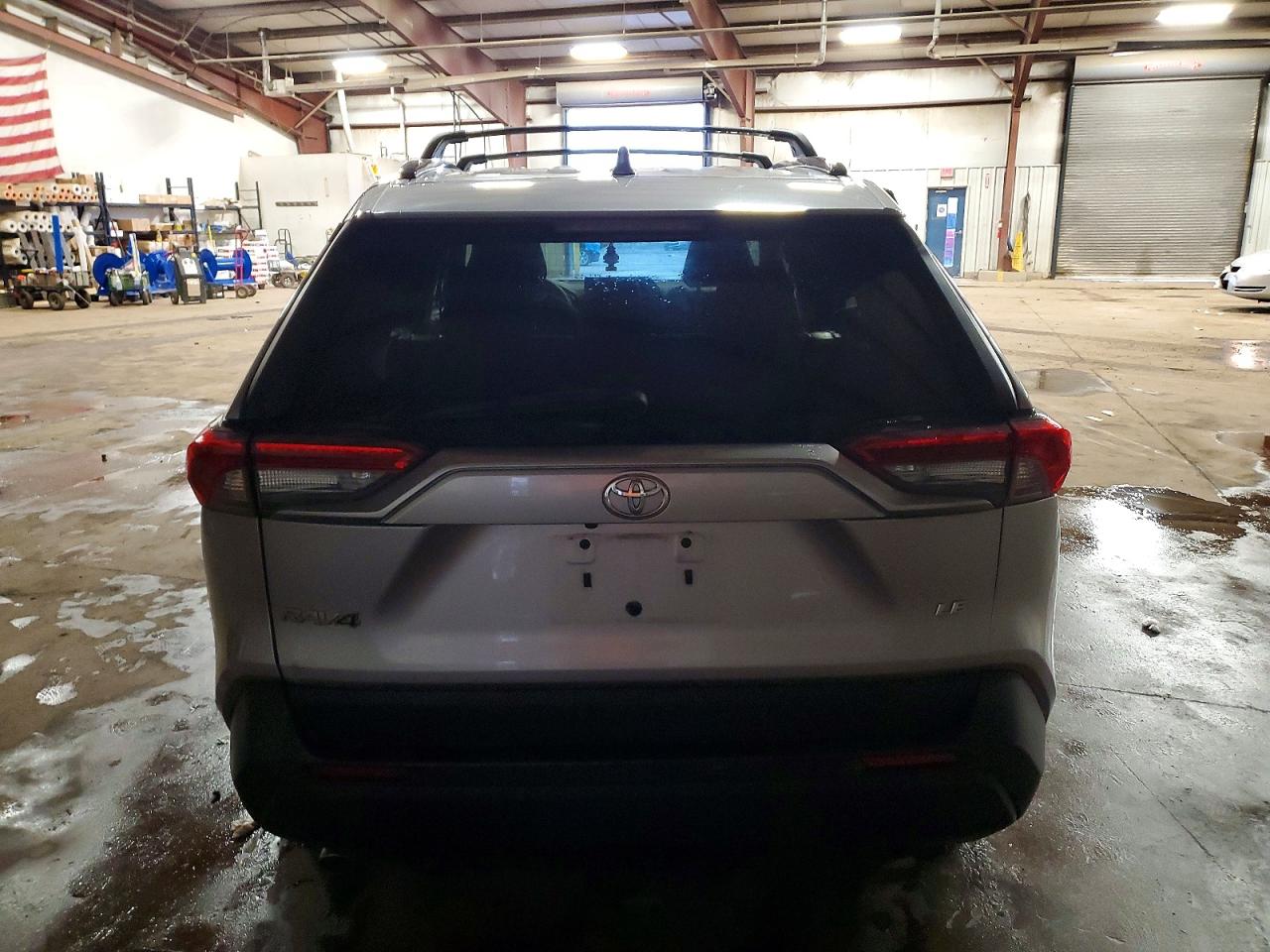 2021 TOYOTA RAV4 LE photo 21
