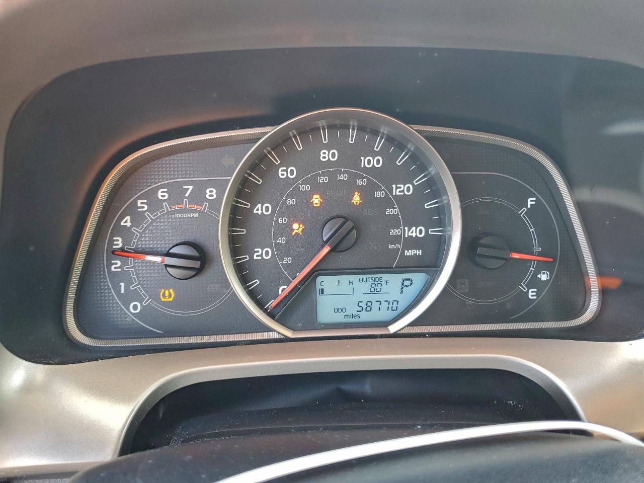 2014 TOYOTA RAV4 XLE photo 9