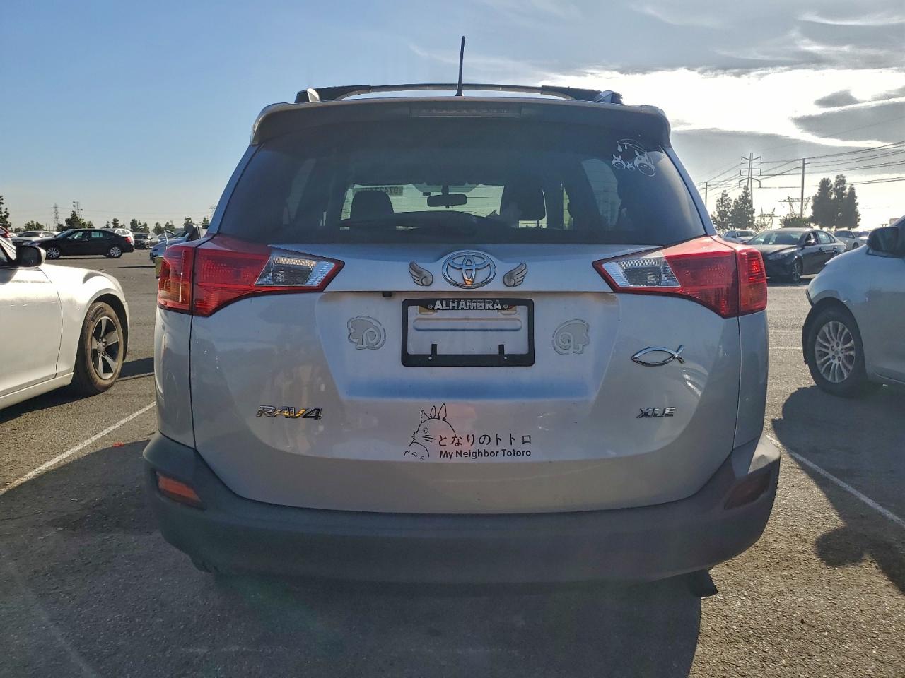 2014 TOYOTA RAV4 XLE photo 6