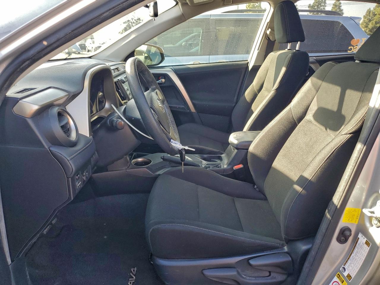 2014 TOYOTA RAV4 XLE photo 7