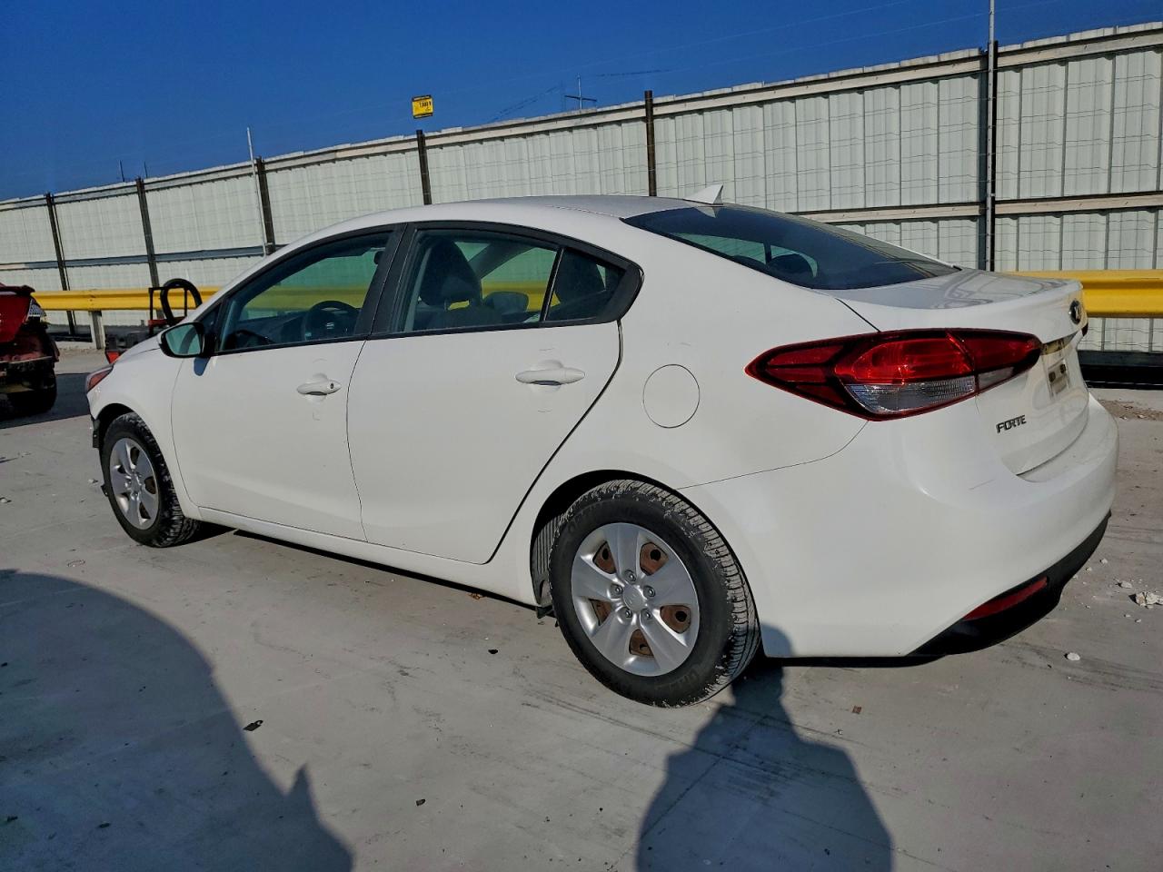 2018 KIA FORTE LX photo 2
