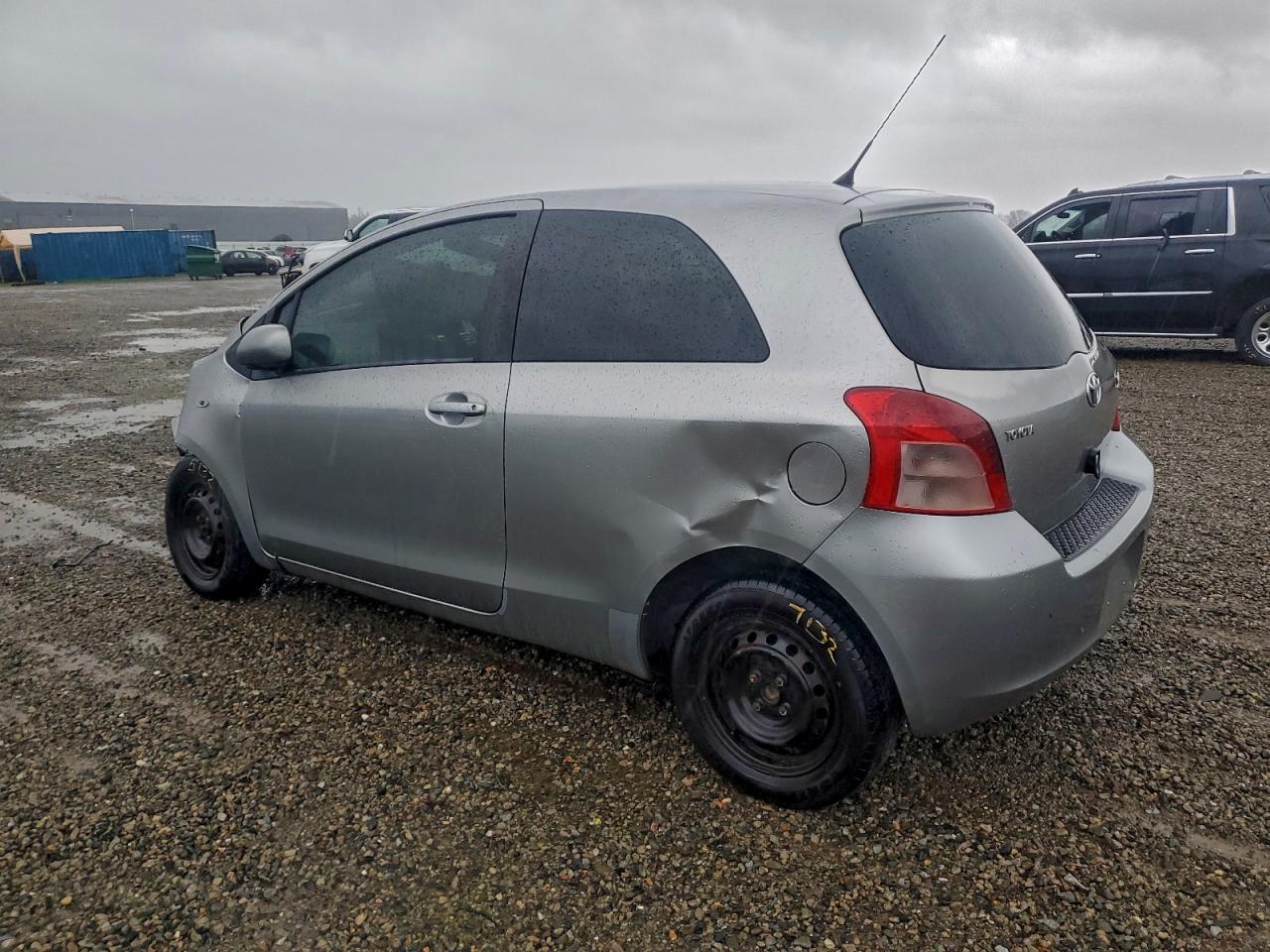 2008 TOYOTA YARIS photo 2