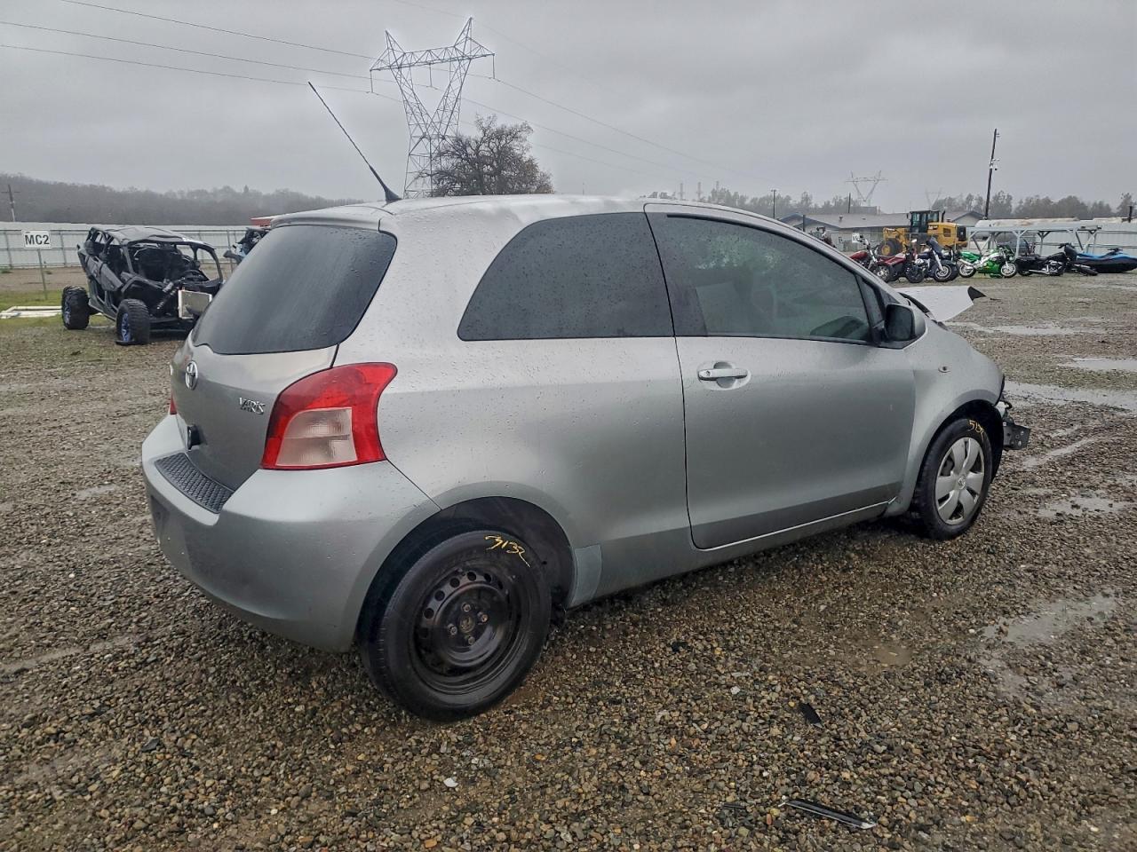 2008 TOYOTA YARIS photo 3