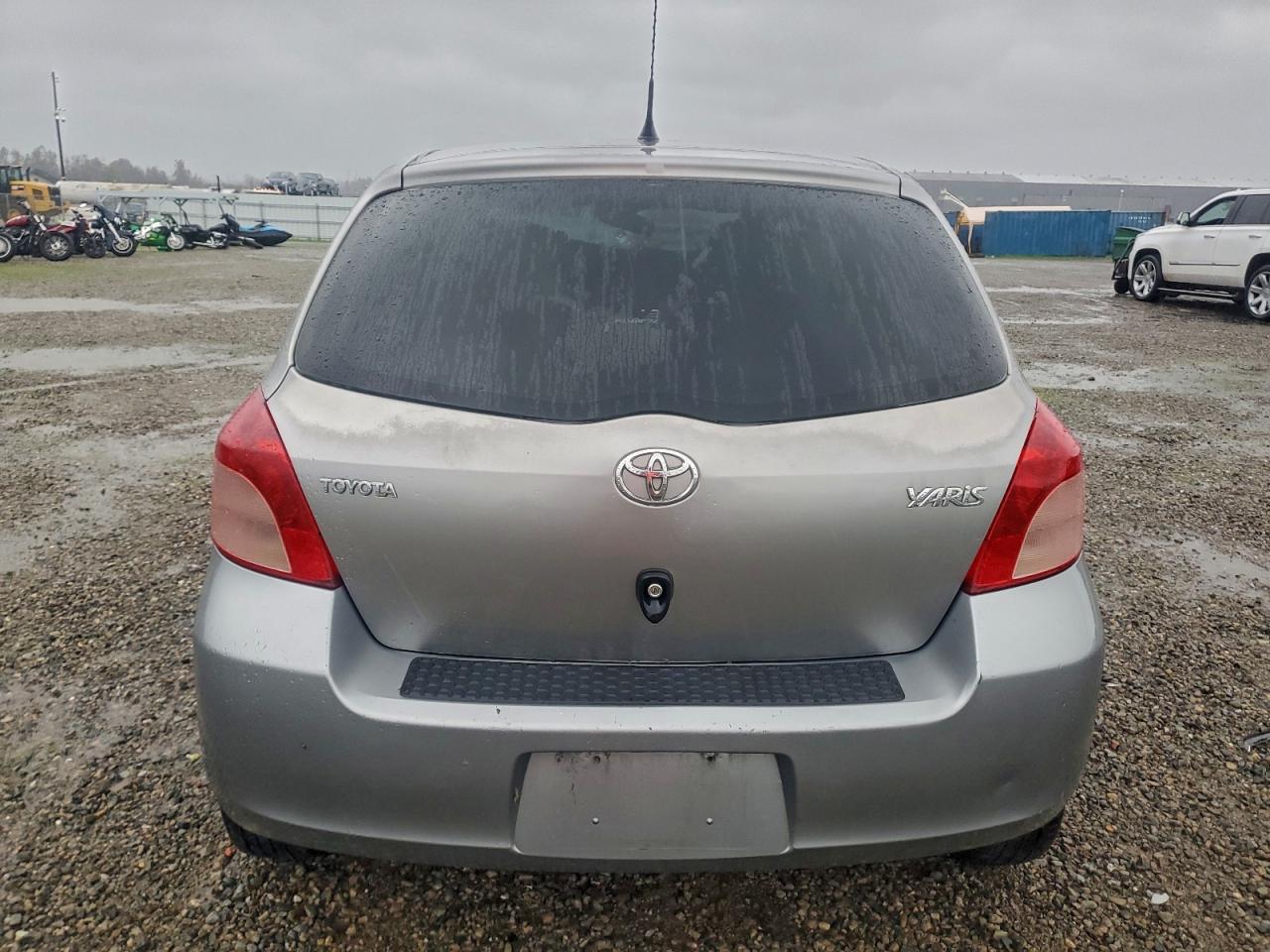 2008 TOYOTA YARIS photo 6