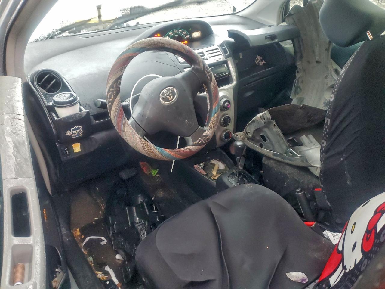 2008 TOYOTA YARIS photo 8