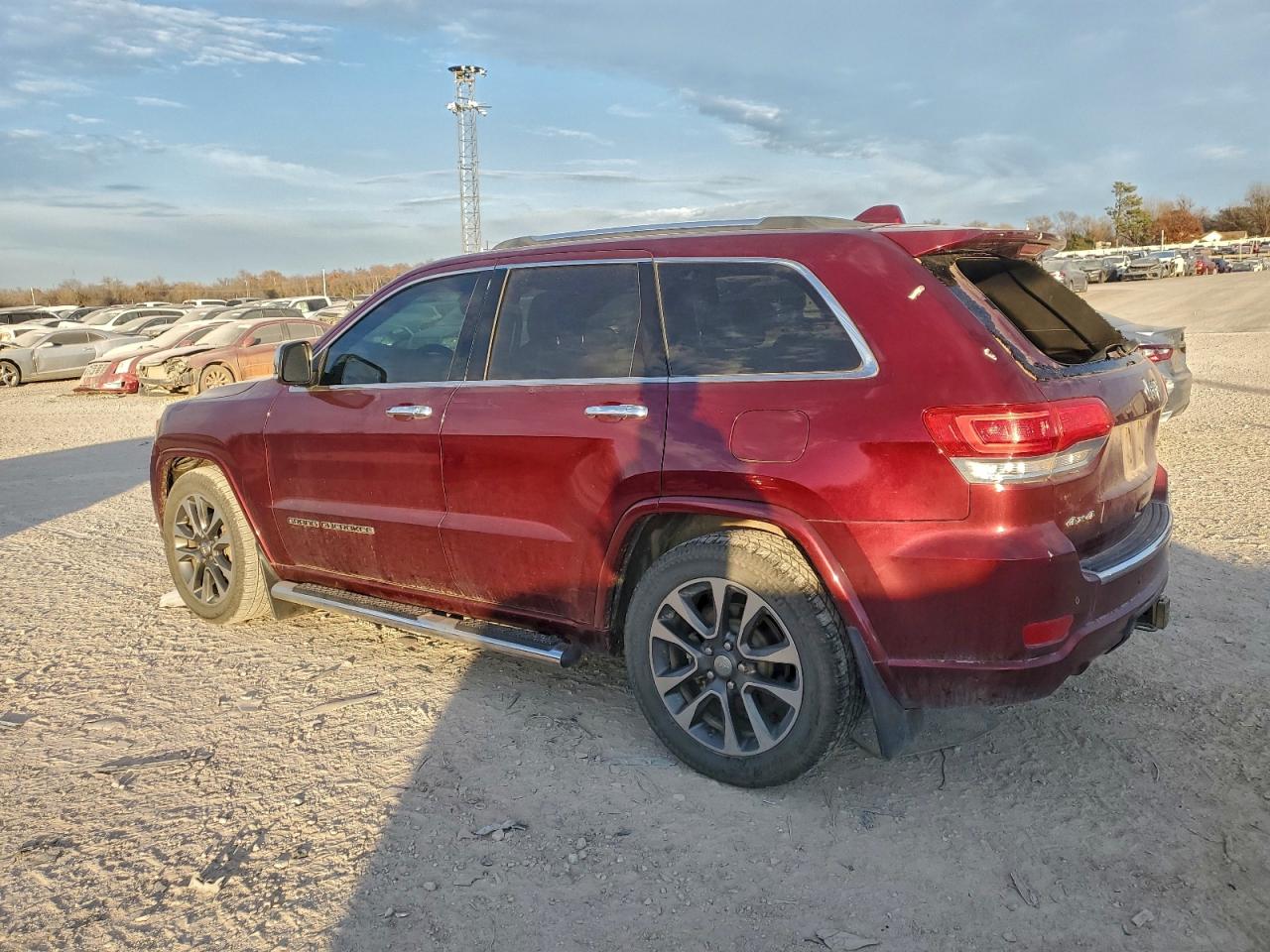 2018 JEEP GRAND CHEROKEE OVERLAND photo 2