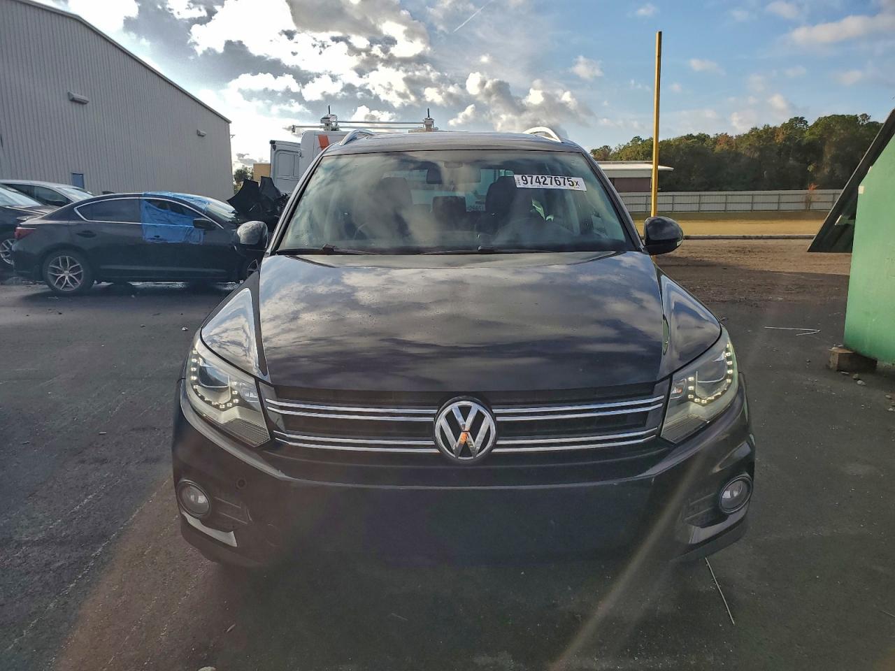 2017 VOLKSWAGEN TIGUAN SPORT photo 5