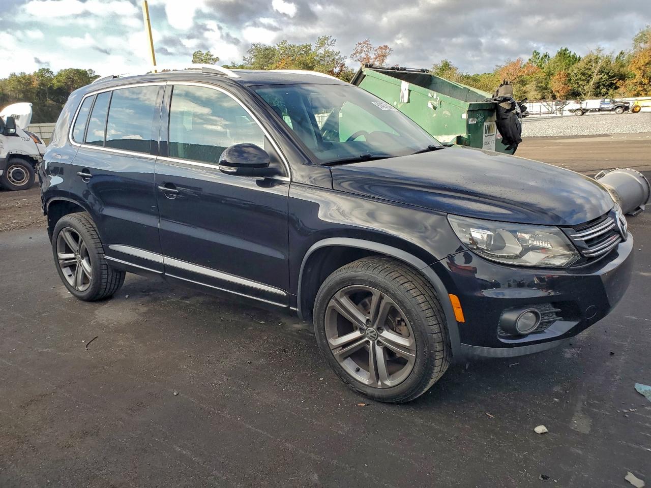 2017 VOLKSWAGEN TIGUAN SPORT photo 4