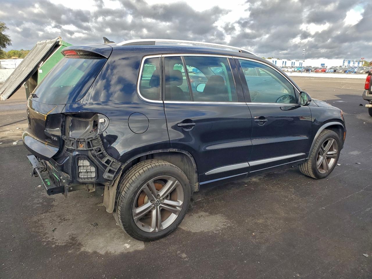 2017 VOLKSWAGEN TIGUAN SPORT photo 3