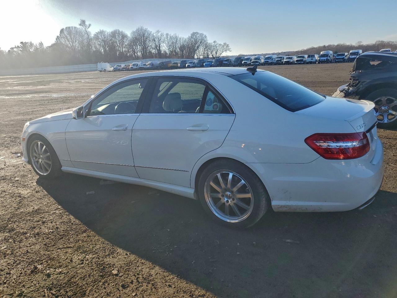 2011 MERCEDES-BENZ E 350 4MATIC photo 3