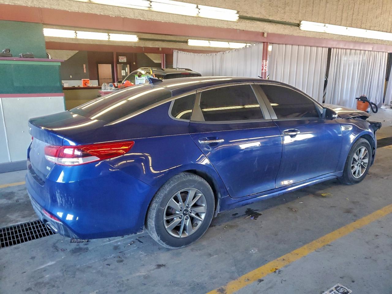 2016 KIA OPTIMA LX photo 3