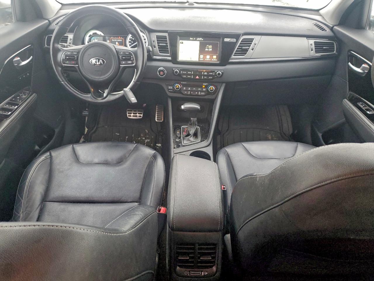 2017 KIA NIRO EX TOURING photo 8