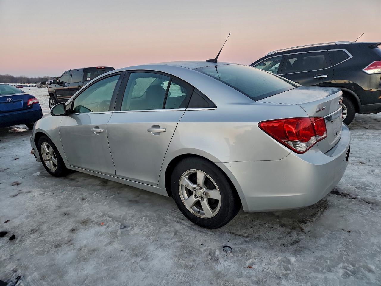 2013 CHEVROLET CRUZE LT photo 2
