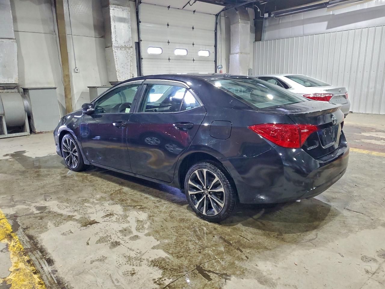2018 TOYOTA COROLLA L photo 2