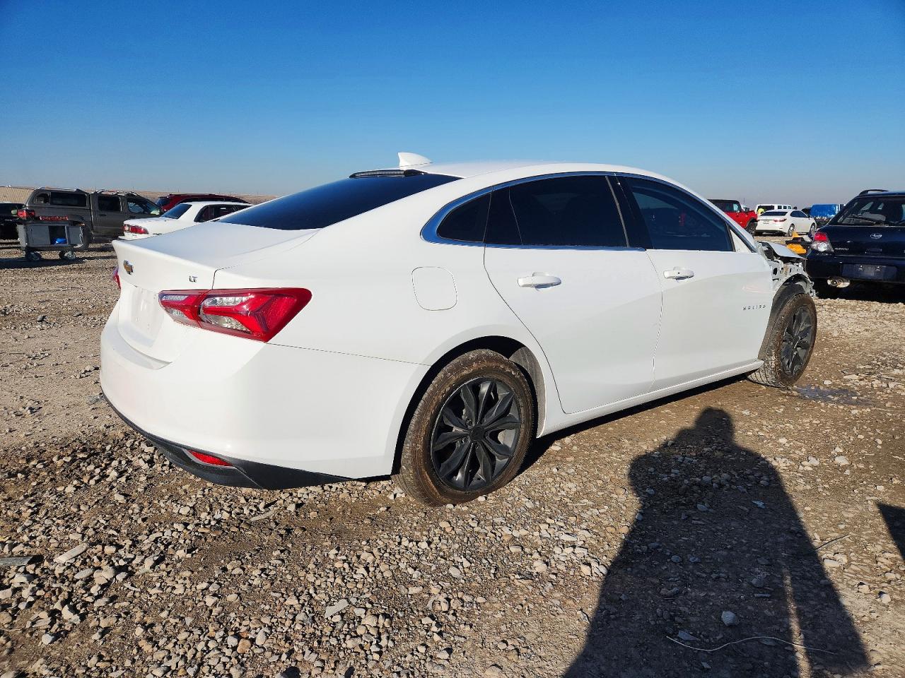 2022 CHEVROLET MALIBU LT photo 3