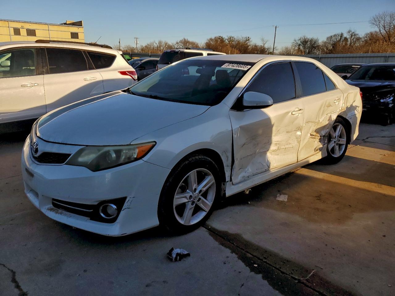 2014 TOYOTA CAMRY