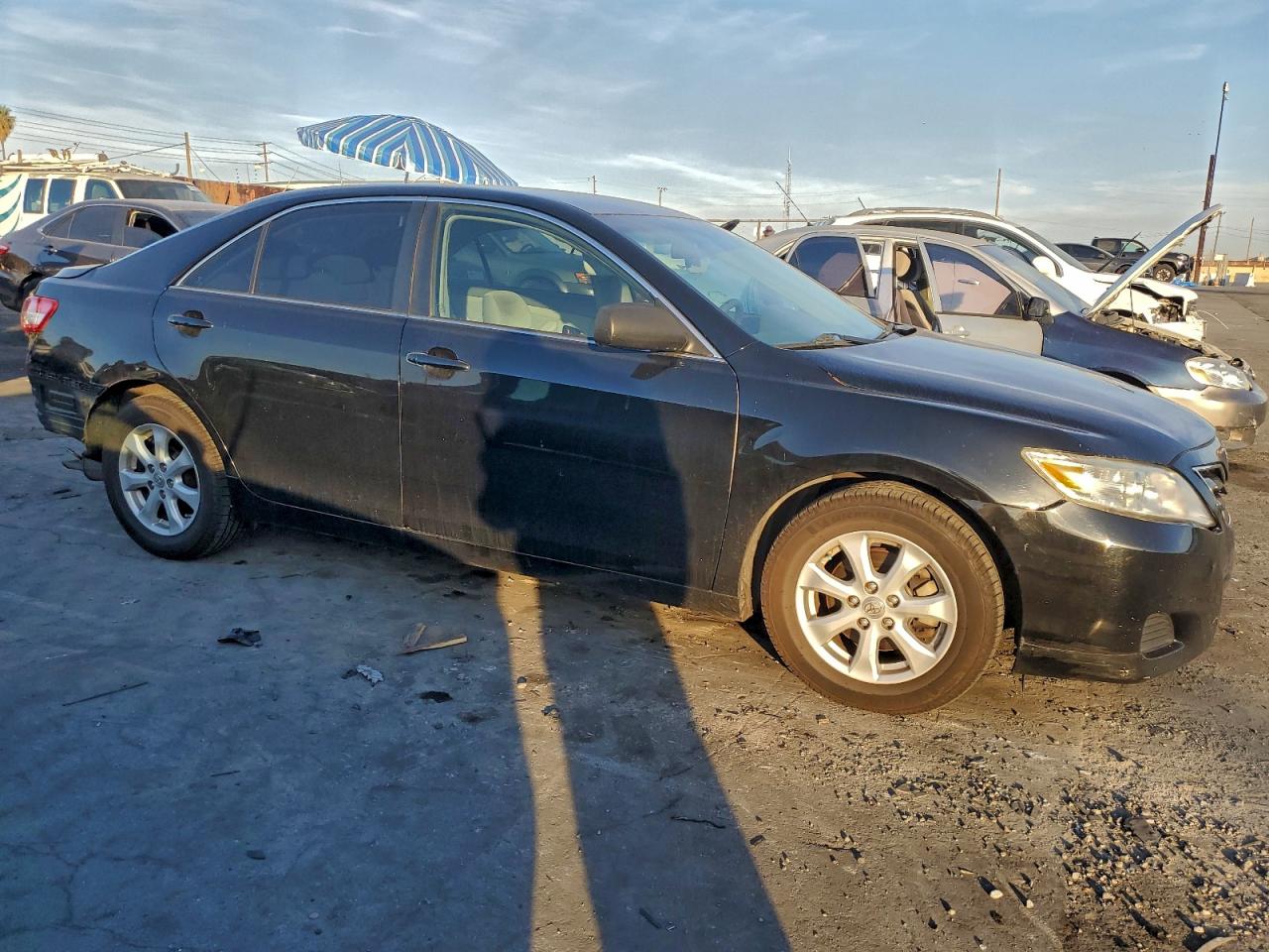 2011 TOYOTA CAMRY BASE photo 4