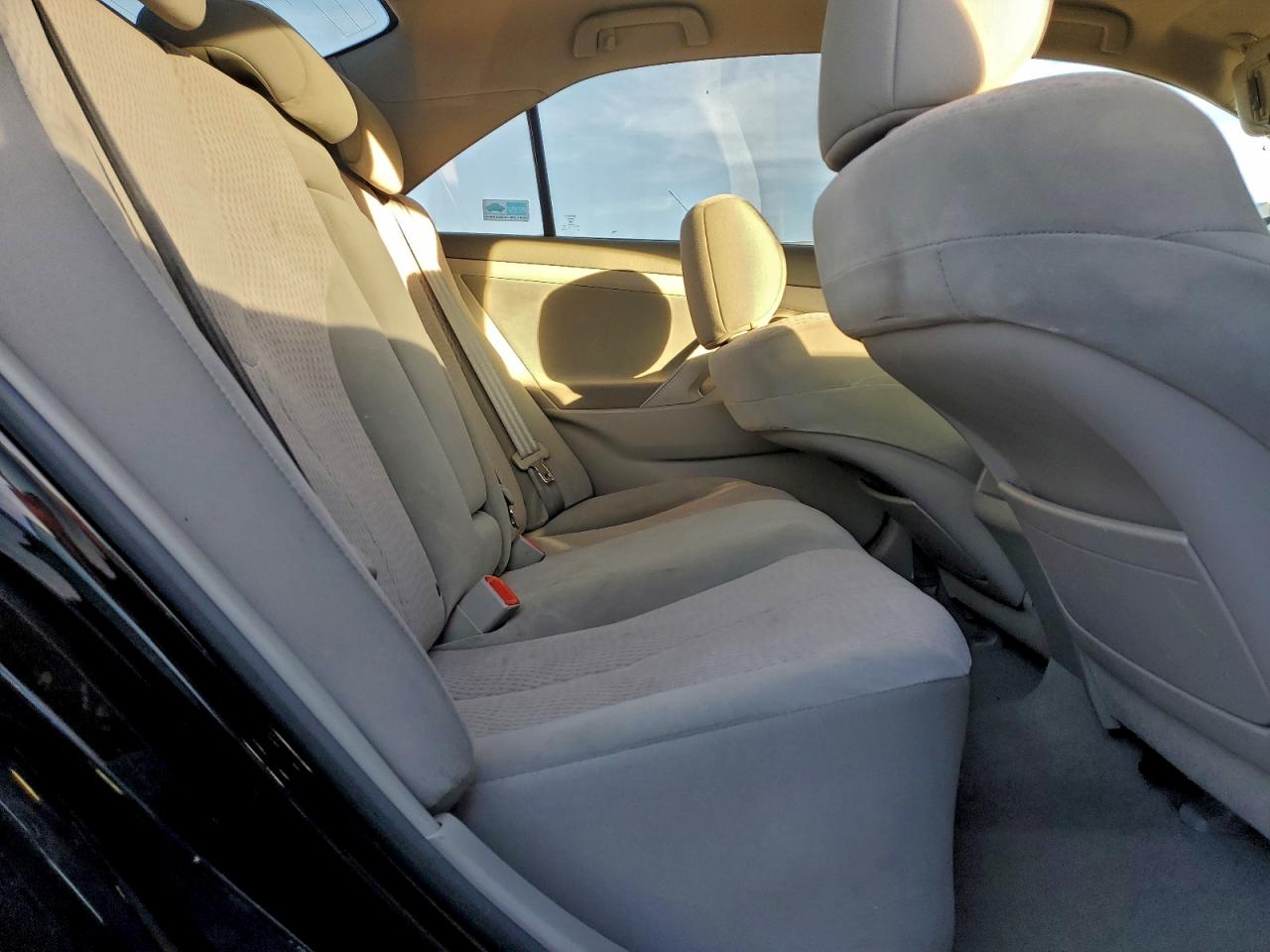 2011 TOYOTA CAMRY BASE photo 10
