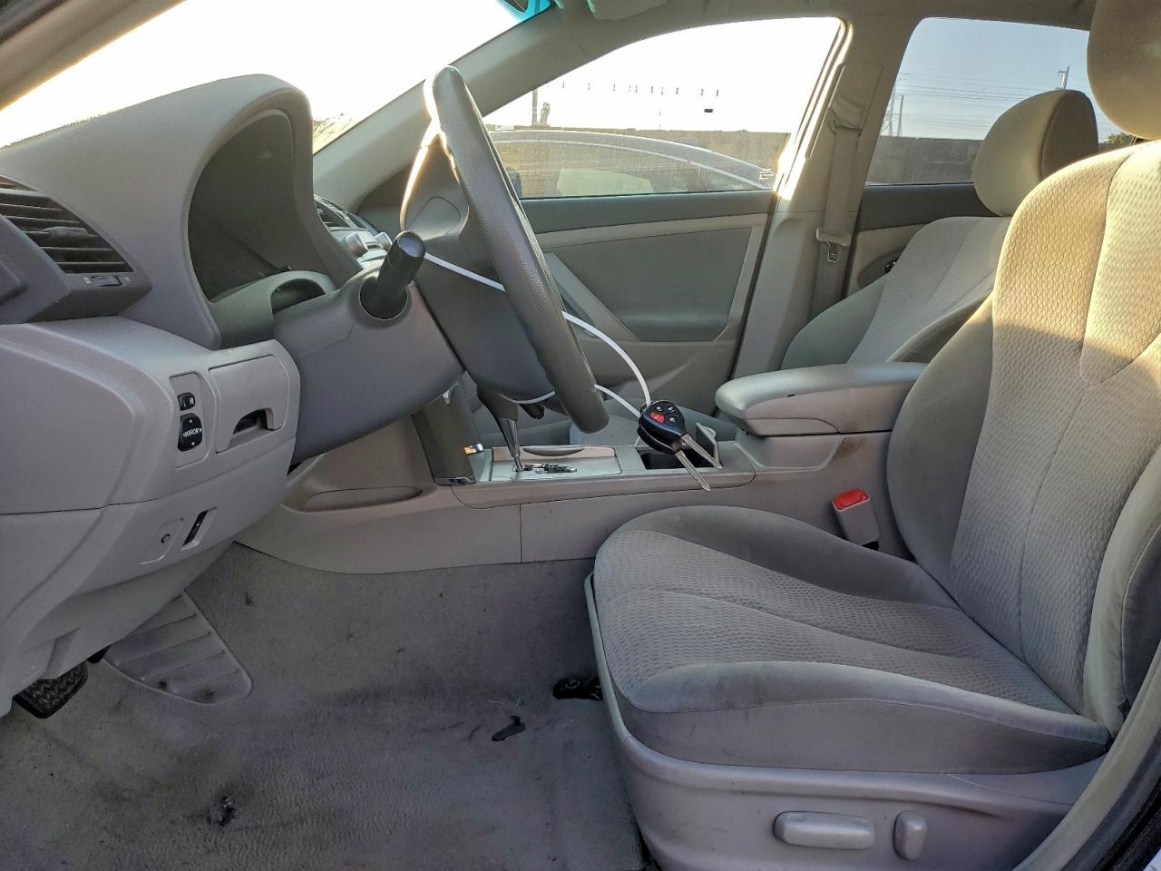 2011 TOYOTA CAMRY BASE photo 7