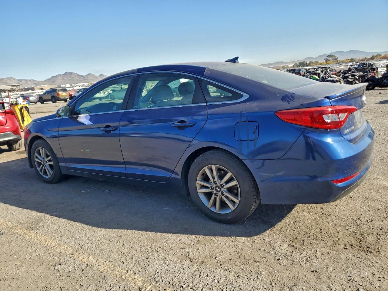 2015 HYUNDAI SONATA SE photo 2