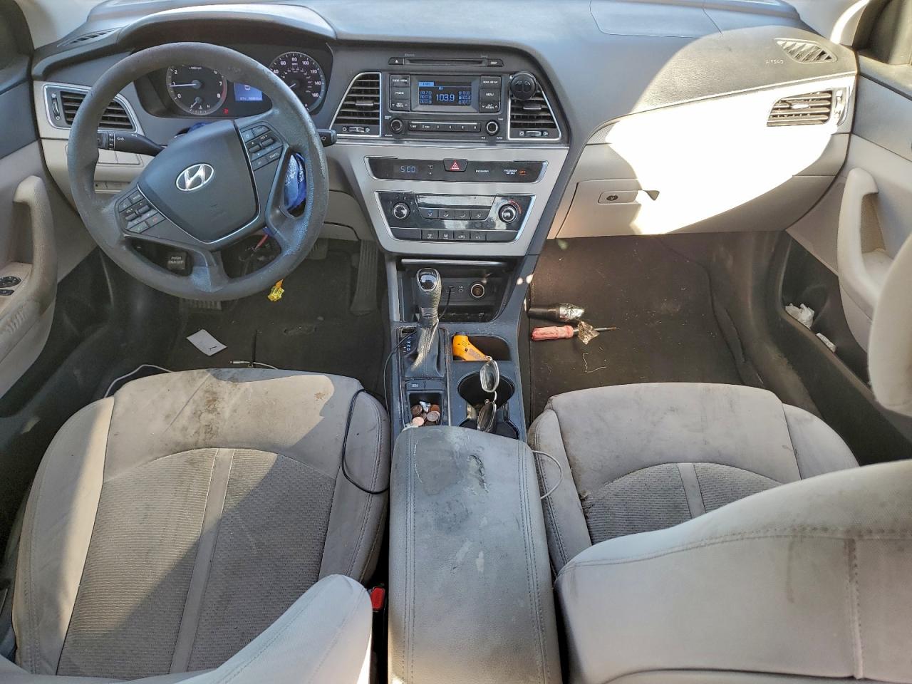 2015 HYUNDAI SONATA SE photo 8