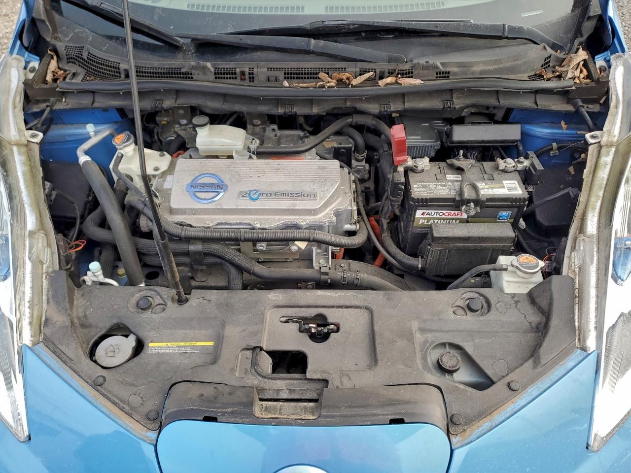 2012 NISSAN LEAF SV photo 12