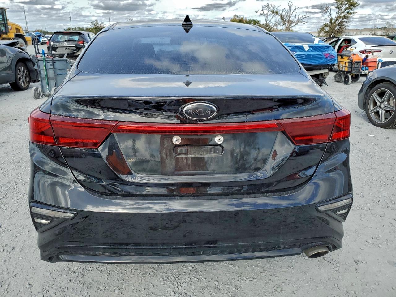 2021 KIA FORTE FE photo 6