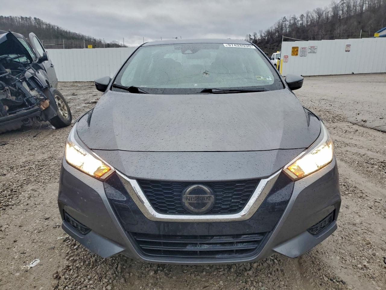2021 NISSAN VERSA SV photo 5