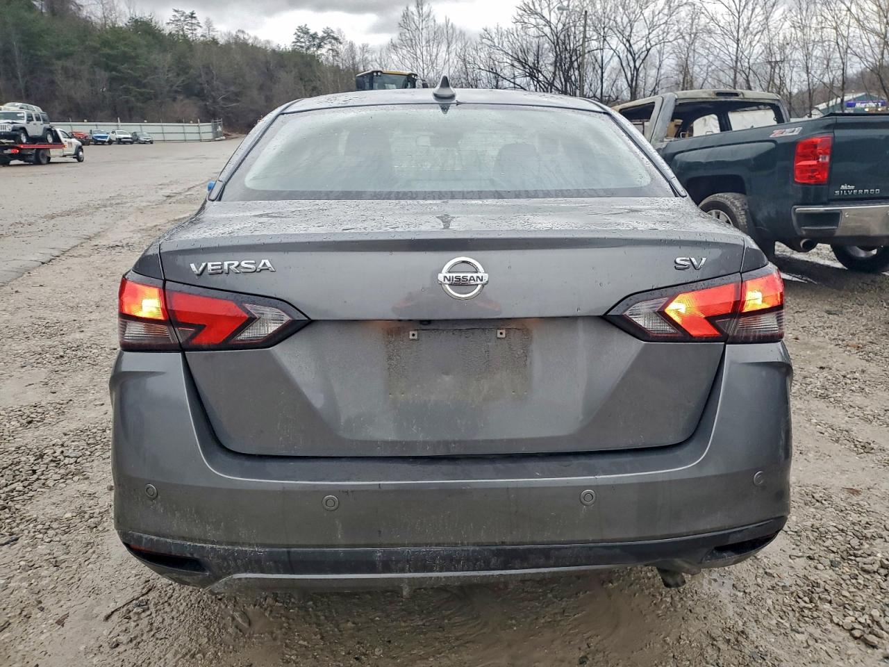 2021 NISSAN VERSA SV photo 6