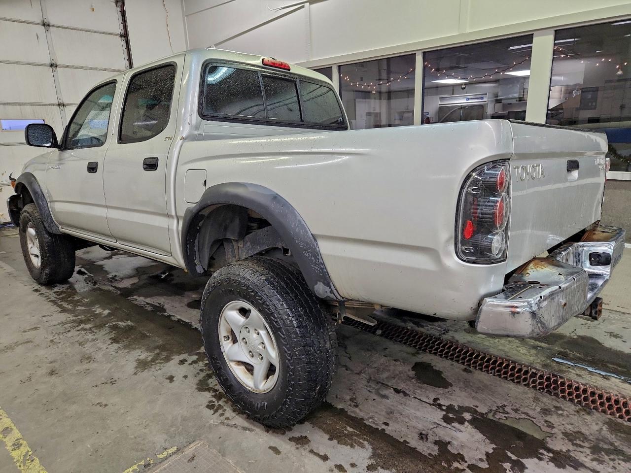 2001 TOYOTA TACOMA DOUBLE CAB photo 2