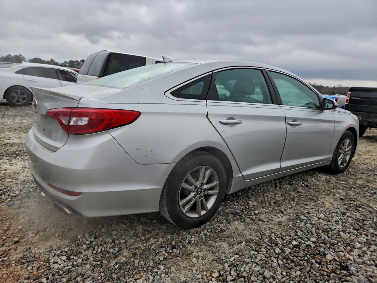 2015 HYUNDAI SONATA SE photo 3
