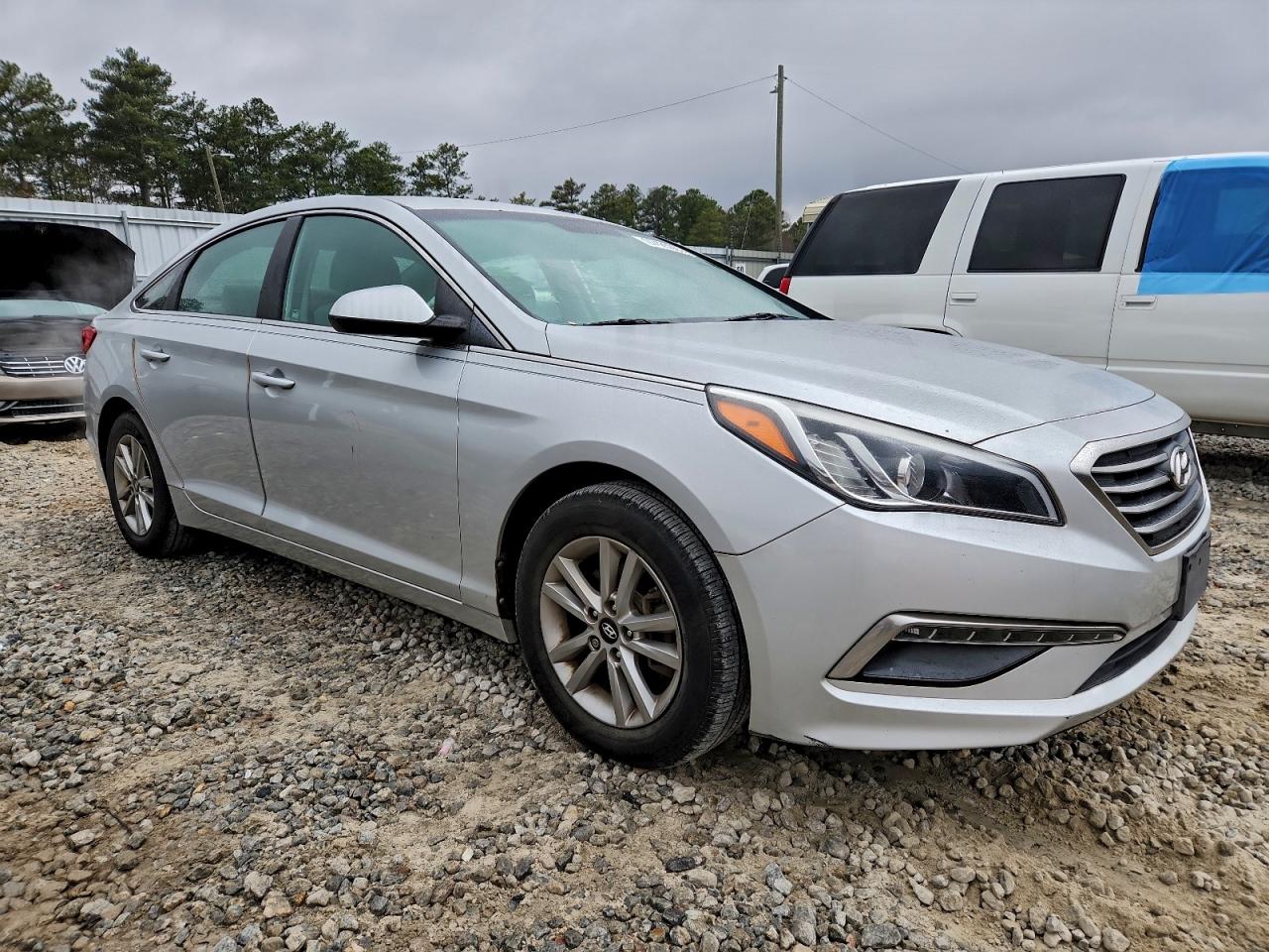 2015 HYUNDAI SONATA SE photo 4