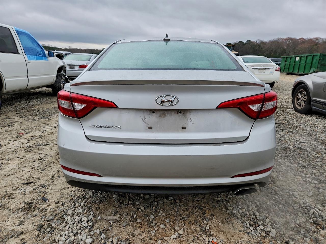 2015 HYUNDAI SONATA SE photo 6