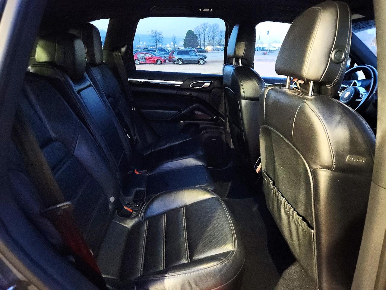 2017 PORSCHE CAYENNE photo 11